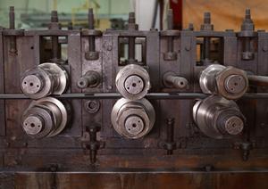 巨大なビルもプレハブで作られている